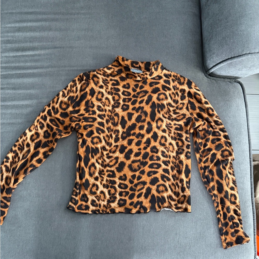 Olivia Rae Animal Print Top. Women’s Large